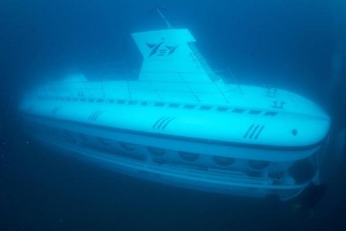 Turistik denizaltı 'Nemo' bakıma alındı