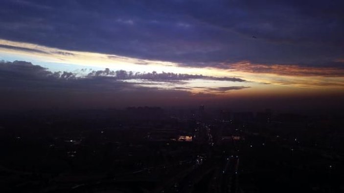 İstanbul'da gökkuşağı eşliğinde gün batımı