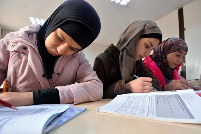 UNESCO'dan Suriyeliler için öğretmen açığı raporu