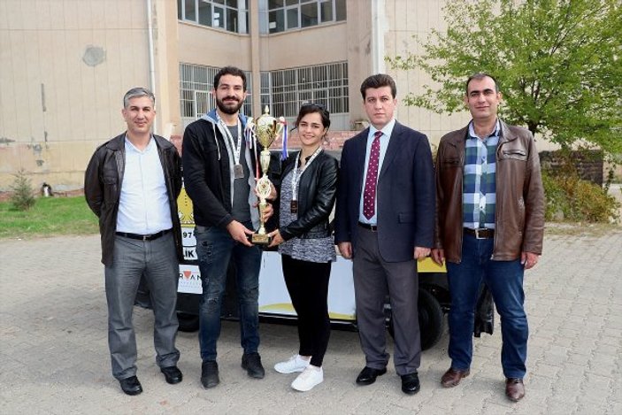 Dicle Üniversitesi'nin elektrikli aracına TÜBİTAK'tan ödül