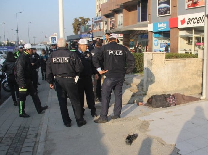 Adana'da dolmuş şoförü ile babası polise saldırdı