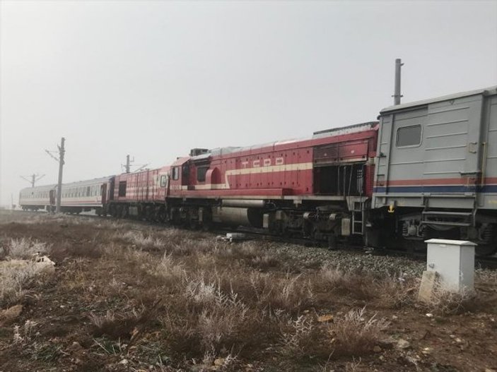 Sivas'ta 2 tren çarpıştı