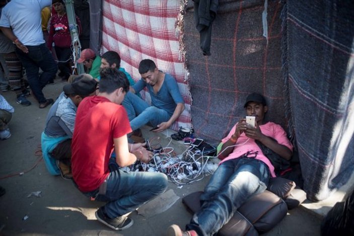 ABD- Meksika sınırında göçmenlerin bekleyişi sürüyor