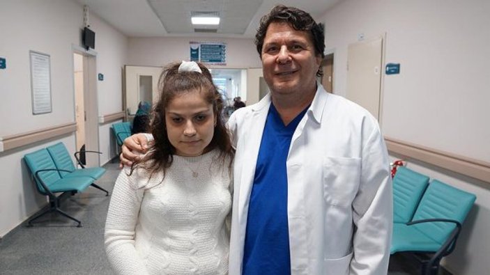 Hayatını kurtaran doktorla 20 yıl sonra tanıştı