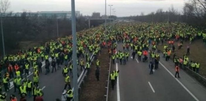 Fransa'da eylemlere büyük destek