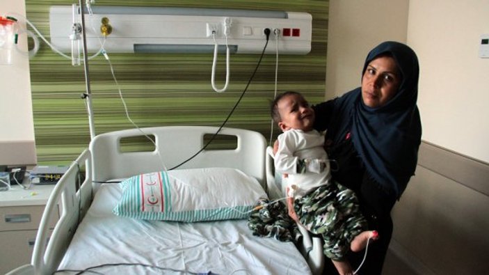 Afgan çocuk Kayseri'de sağlığına kavuştu