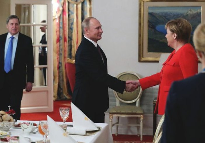 Putin Kerç krizi için Merkel’le anlaştı