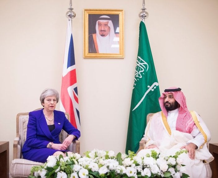 Theresa May, Suudi Arabistan'a Türkiye ile tam iş birliği çağrısı yaptı