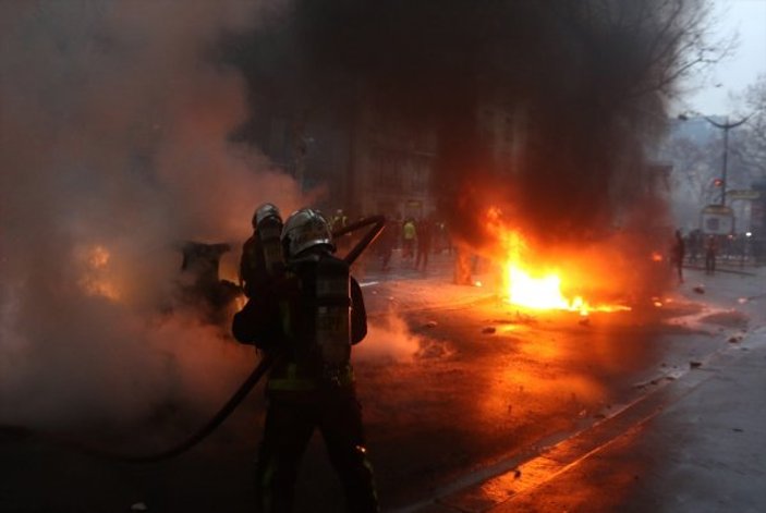 Fransa'da akaryakıt zammı protestolarının bilançosu
