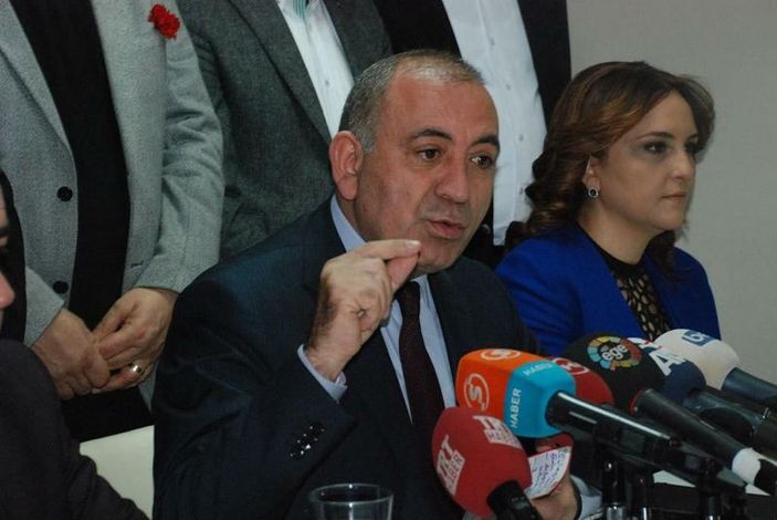 Gürsel Tekin: 8 Haziran da o gazetelere el koyacağız #1