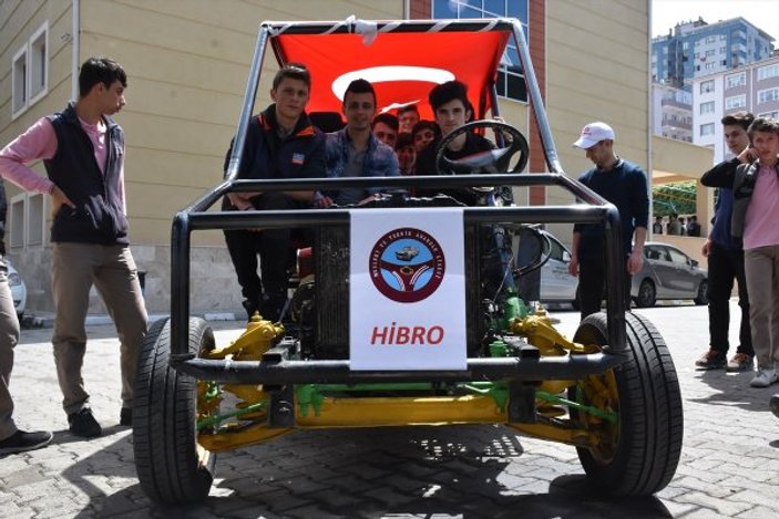 Lise öğrencilerinden hibrit otomobil
