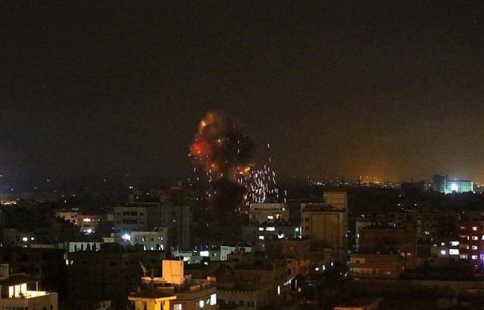 İsrail Gazze kentine saldırı düzenledi