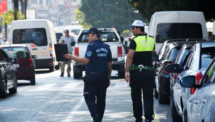 İstanbul'da trafik zabıtalara devredilecek