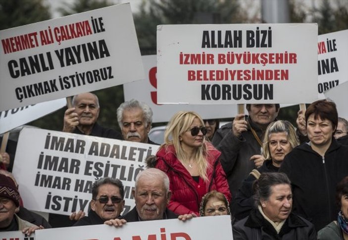 İzmirliler CHP Genel Merkezi önünde eylem yaptı