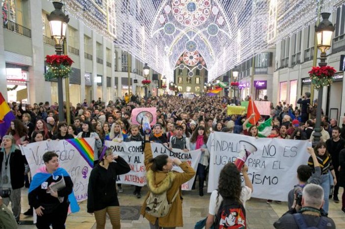 İspanya'da aşırı sağcı karşıtı protestolar