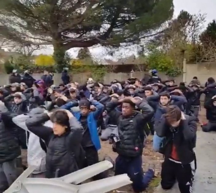 Fransa'da lise öğrencileri gözaltına alındı