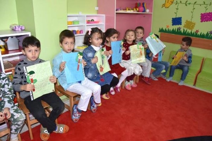 Anaokulu öğrencilerinden sınırdaki Mehmetçiğe mektup