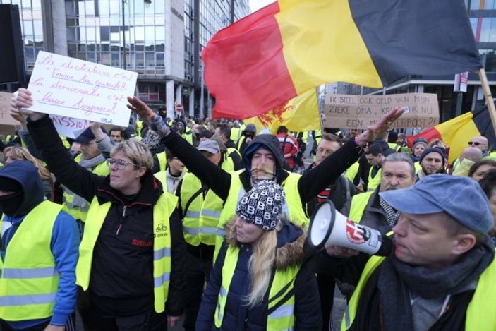 Belçika'da protestolar hükümete geri adım attırdı