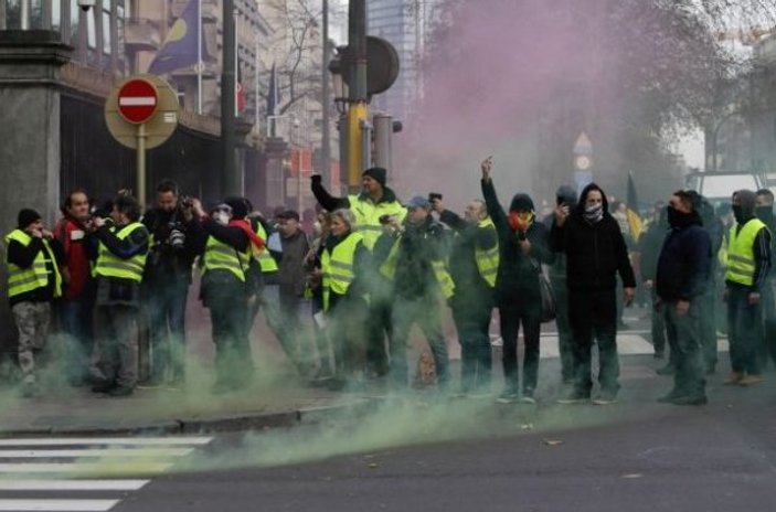 Belçika'da protestolar hükümete geri adım attırdı