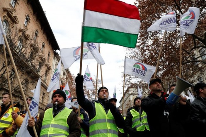 Sarı Yelekliler protestoları Macaristan'a sıçradı