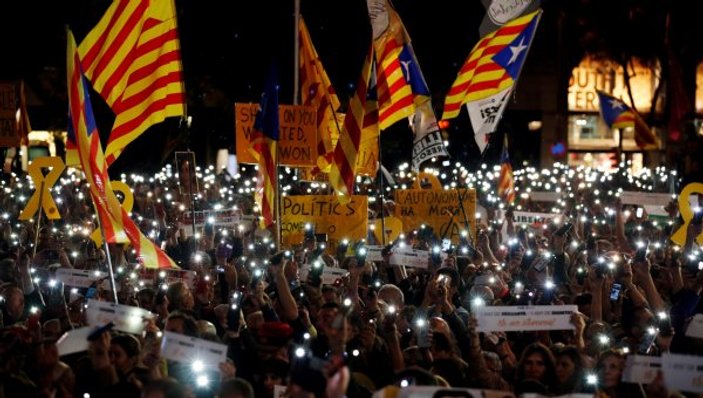 Katalonya'ya takviye polis ve jandarma gönderilecek