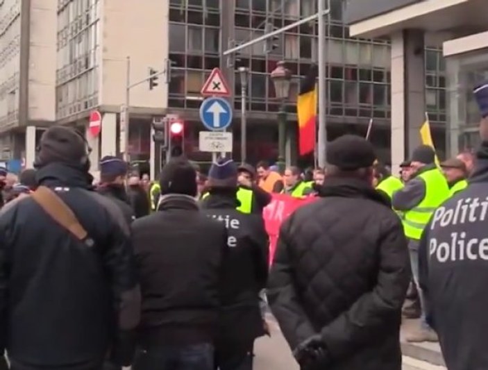 Brüksel'de Sarı Yelekliler protesto düzenledi