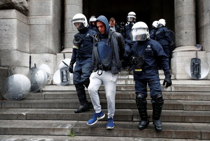 Brüksel'de göç karşıtı gösteriler: 90 gözaltı