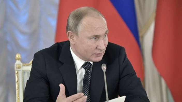 Putin'den döviz panolarına yasak