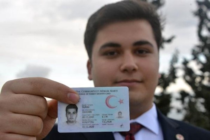 Kahramanmaraş'ta 18 yaşına giren genç muhtar adayı oldu