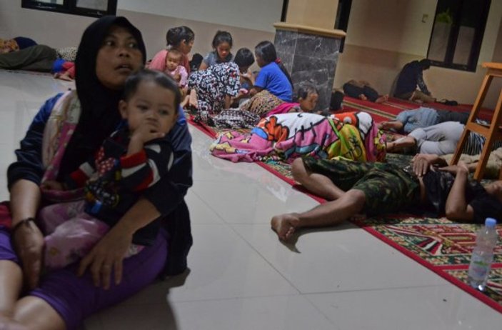 Endonezya'da tsunami: 222 ölü, 843 yaralı