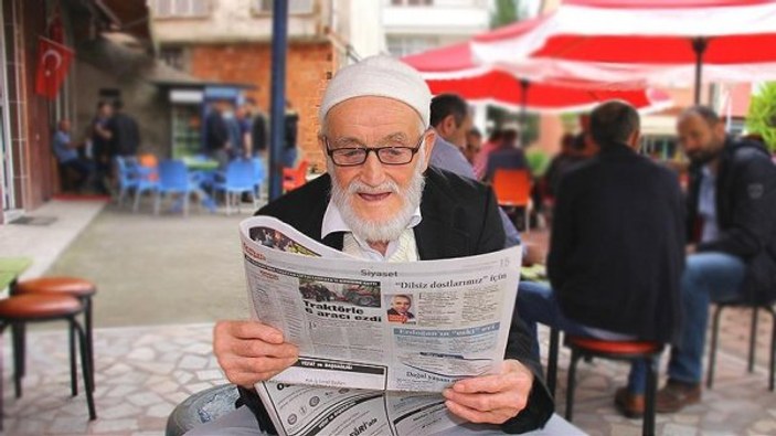 Ahmet Ali Dede'nin gazete okuma sevdası