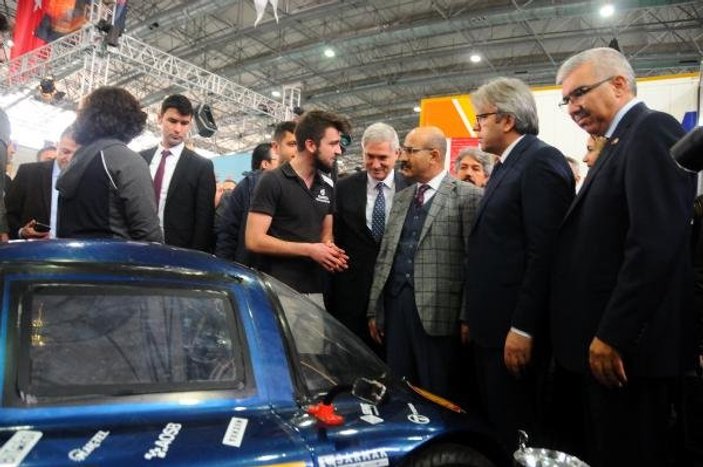 Türk üniversite öğrencileri elektrikli araba üretti