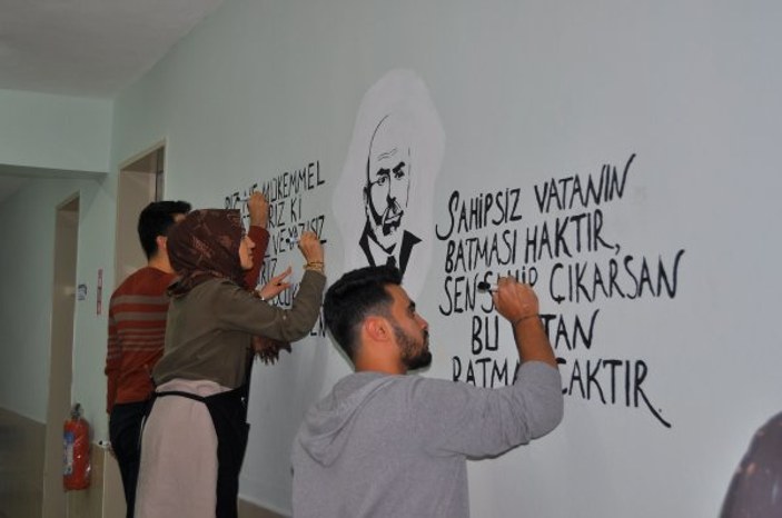 Bursa'da bilim elçileri, okulları bilimle renklendirdi