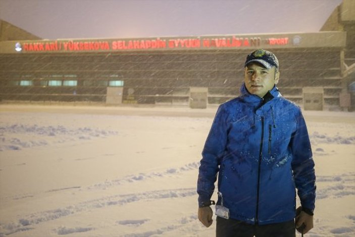 Yüksekova'da kar kalınlığı yarım metreyi aştı