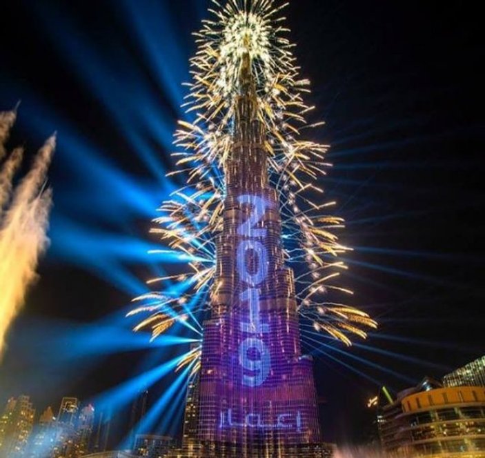 Dubai'de yeni yıl eğlencelerle kutlandı