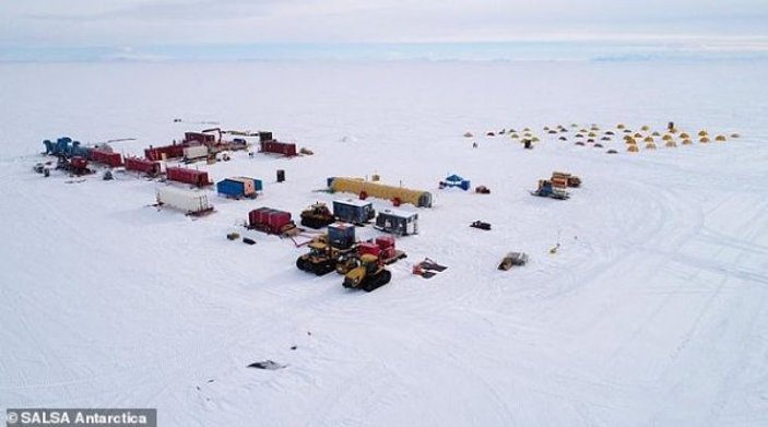 Bilim insanları, bin metre buzun altındaki gizemli göle sondaj yaptı