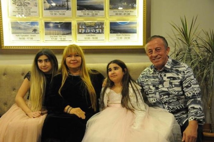 Ali Ağaoğlu yeni yıla nikahlı ilk eşiyle girdi