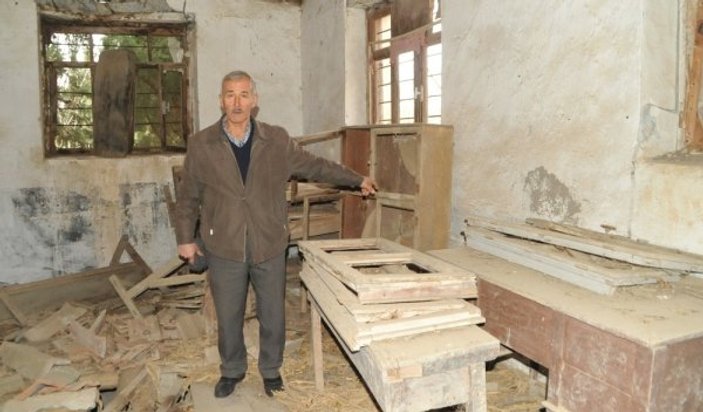 Samsun'daki tarihi okul çürümeye terk edildi