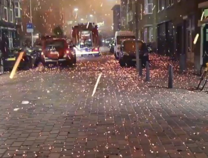 Hollanda'da yakılan ateş kontrolden çıktı