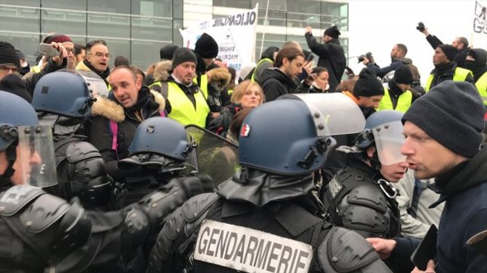 Fransız hükümetinden Sarı Yelekliler'e suçlama