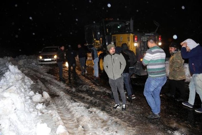 Mersin'de Toros Dağları eteklerinde  8 kişi mahsur kaldı