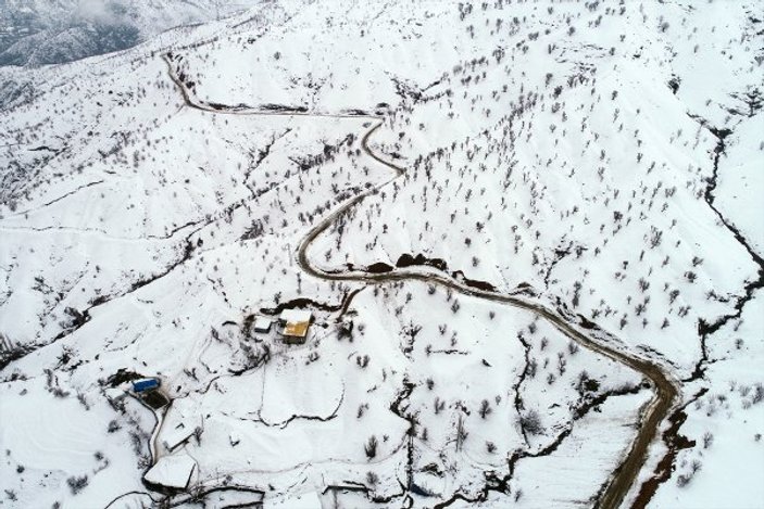Diyarbakır'da  karla kaplı bin 400 kilometrelik yol açıldı
