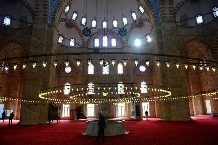 Giresun Sarayburnu Camisi'ne ziyaretçi akını