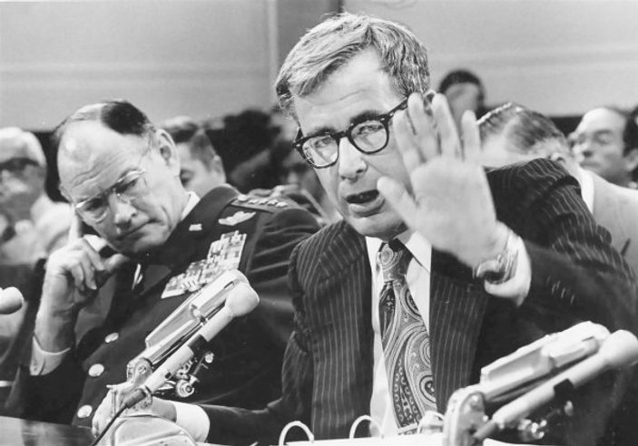 Eski ABD Savunma Bakanı hayatını kaybetti