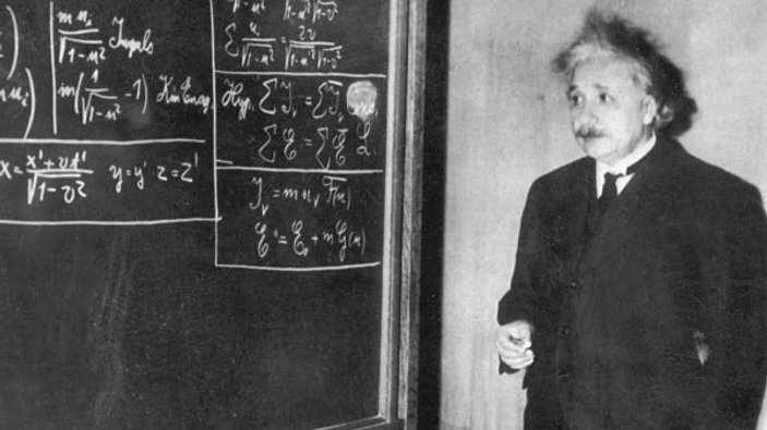 Albert Einstein’ın 1896 yılından kalma karnesi