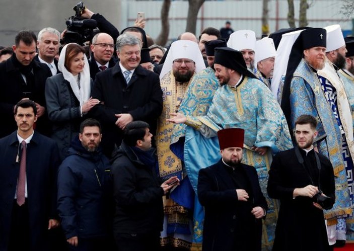 Ukrayna'daki yeni Ortodoks Kilisesi ilk ayini yaptı