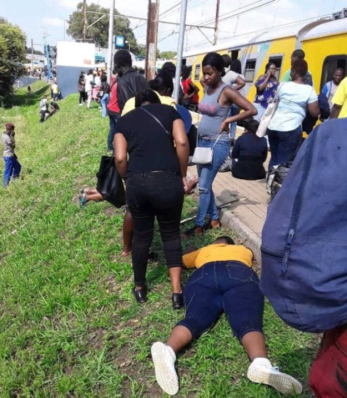 Güney Afrika’da iki tren çarpıştı: 2 ölü