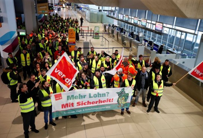 Almanya'da grev devam ediyor