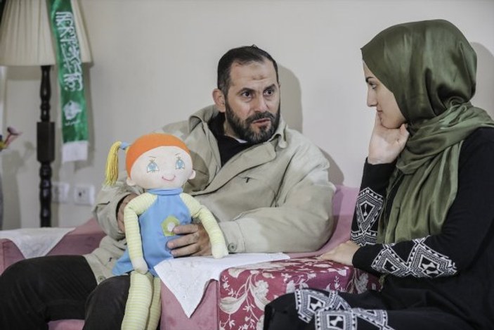 Filistinli Sara, babasının hediyesini 18 yıl sonra aldı
