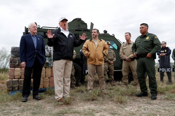 Trump: Meksika sınırında istila yaşanıyor